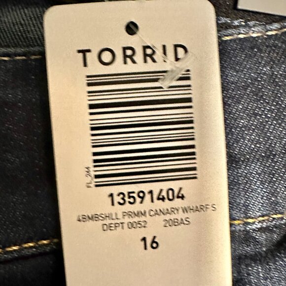 NWT Torrid Bombshell Skinny Jeans - Picture 4 of 6